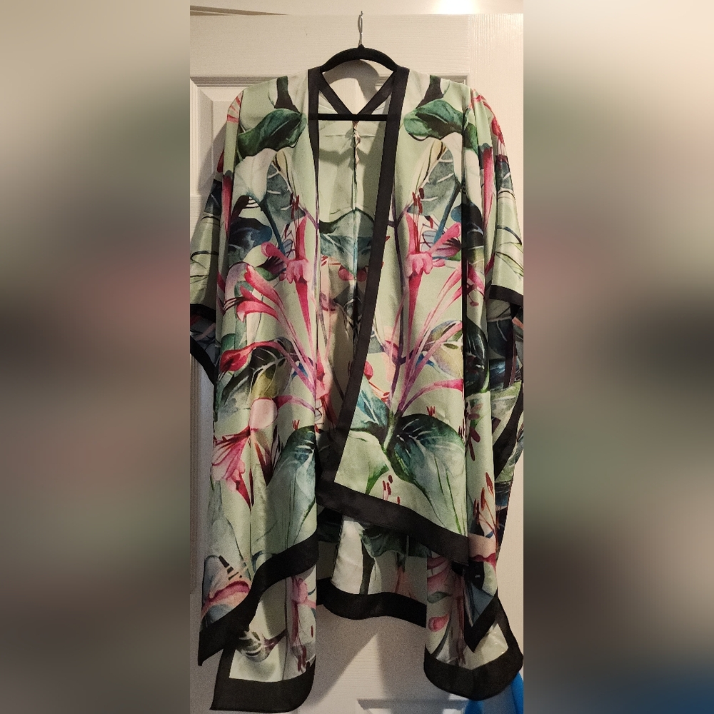 Soft Surroundings Green and Pink Kimono with Tropical Print